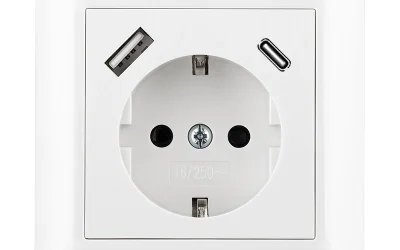 Priza është djegur dukshëm