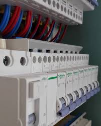 Te paneli elektrik (Automat) është djegur salvavida